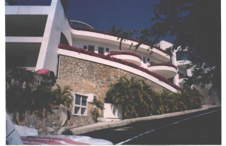 Acapulco Lower Brisas Bougenvilla House.jpg